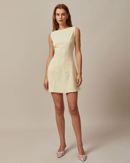 Vestido mini amarillo de corte bootcut con escote