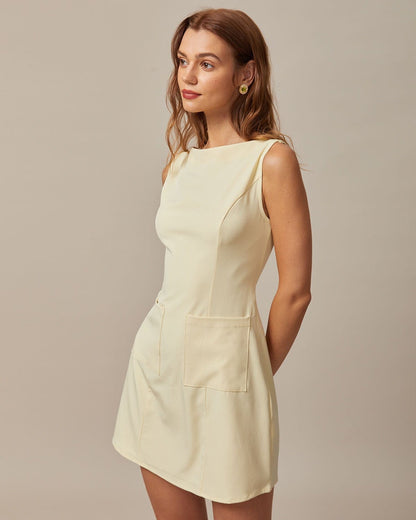 Vestido mini amarillo de corte bootcut con escote